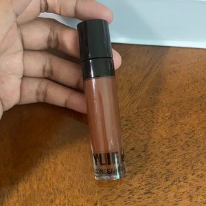 Kylie Cosmetics concealer - Jasper